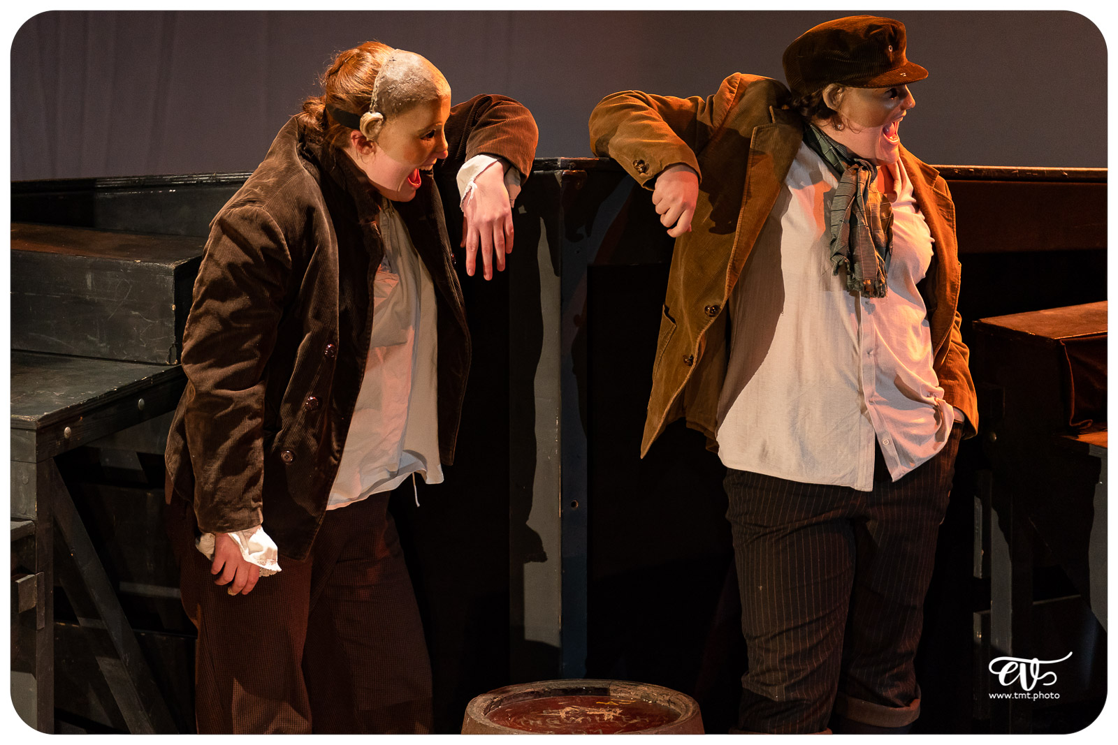 OLIVER TWIST (CIE LA MESNIE H.)